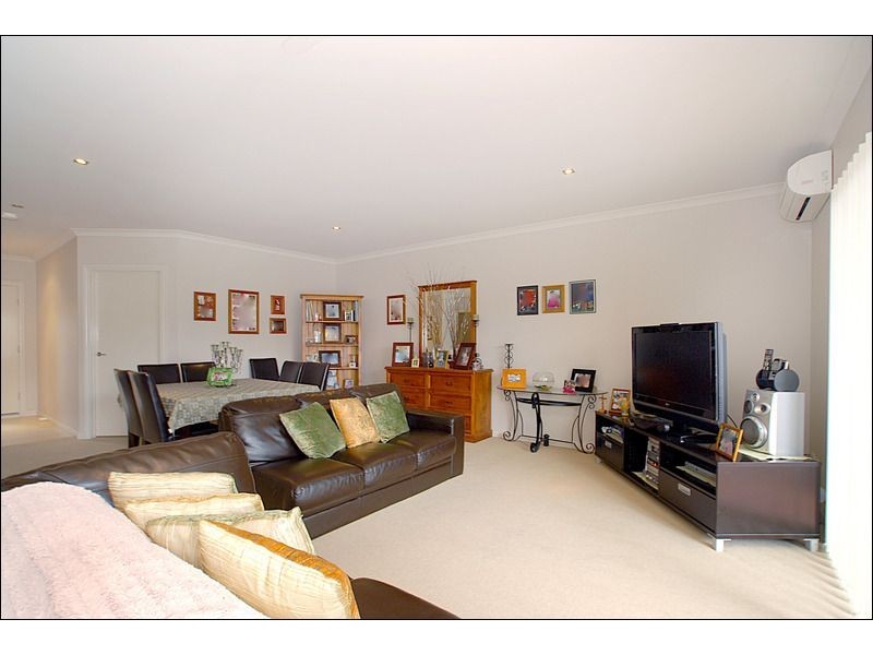 2/21 Ella Grove, Chelsea VIC 3196