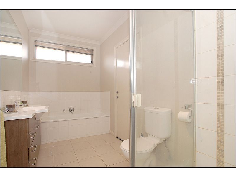 2/21 Ella Grove, Chelsea VIC 3196