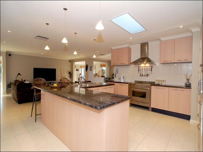 3 Serpentine Court, Waterways VIC 3195