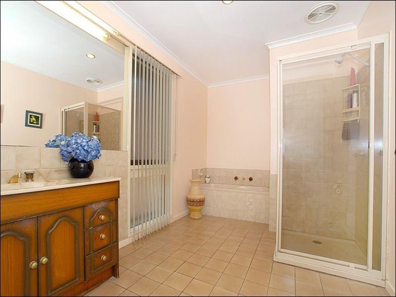 83 East Road, Seaford VIC 3198