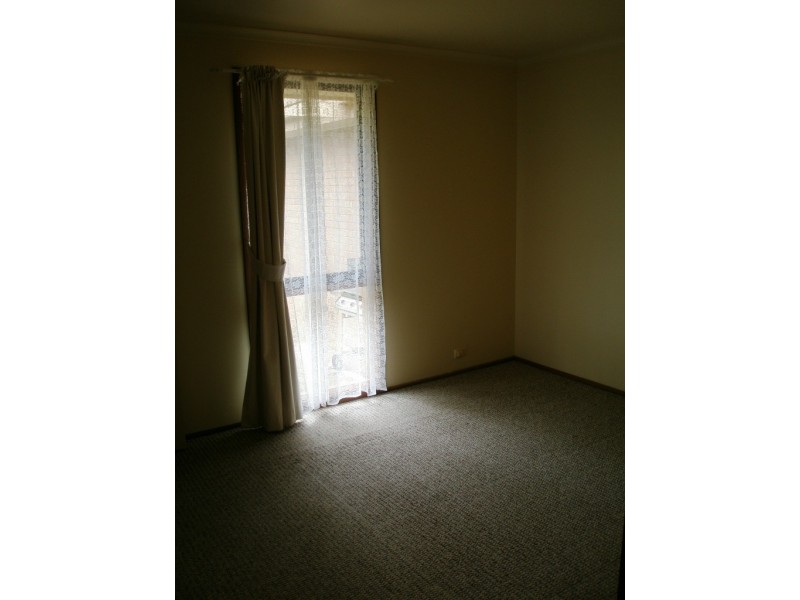 1/2 Linton Close, Chelsea Heights VIC 3196