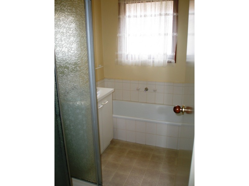 1/2 Linton Close, Chelsea Heights VIC 3196