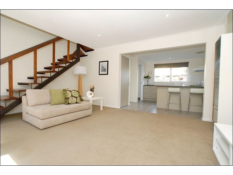 2/295 Nepean Highway, Seaford VIC 3198