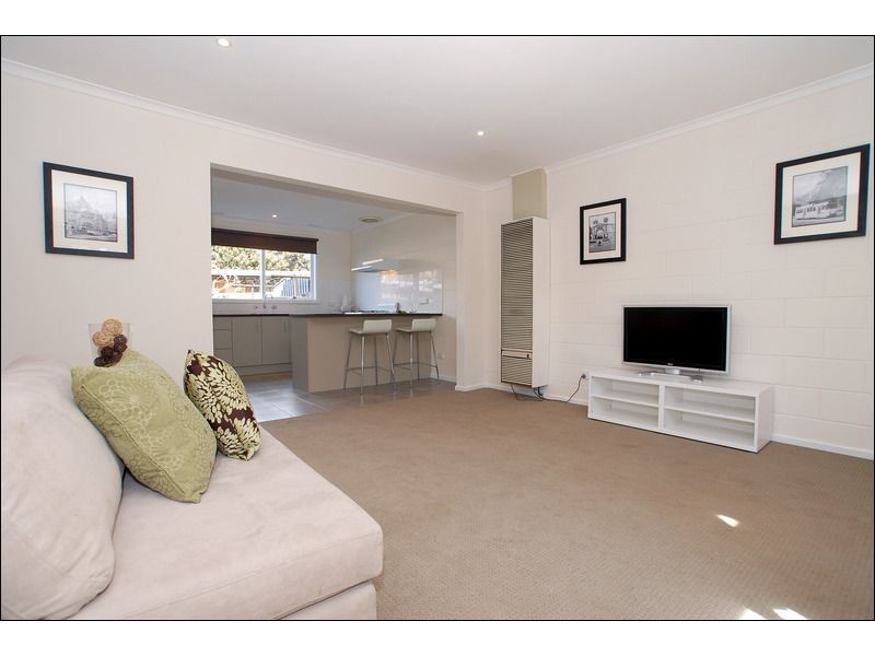 2/295 Nepean Highway, Seaford VIC 3198