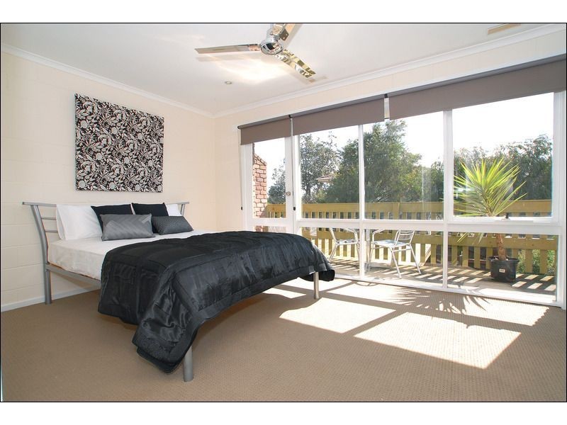 2/295 Nepean Highway, Seaford VIC 3198