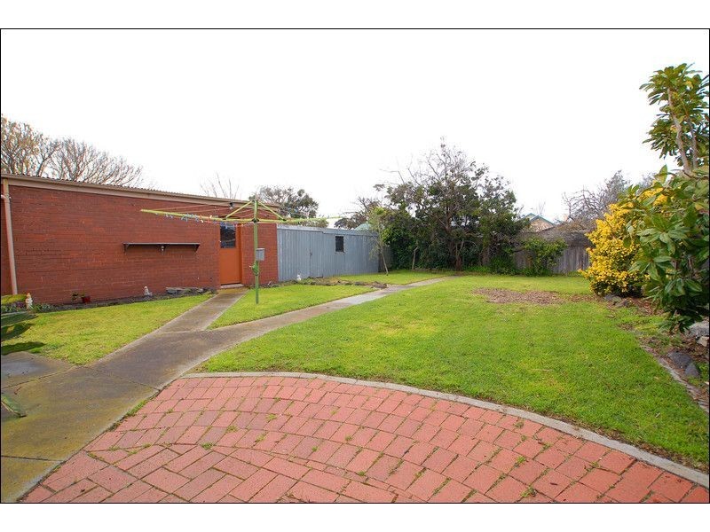 12 Field Avenue, Edithvale VIC 3196