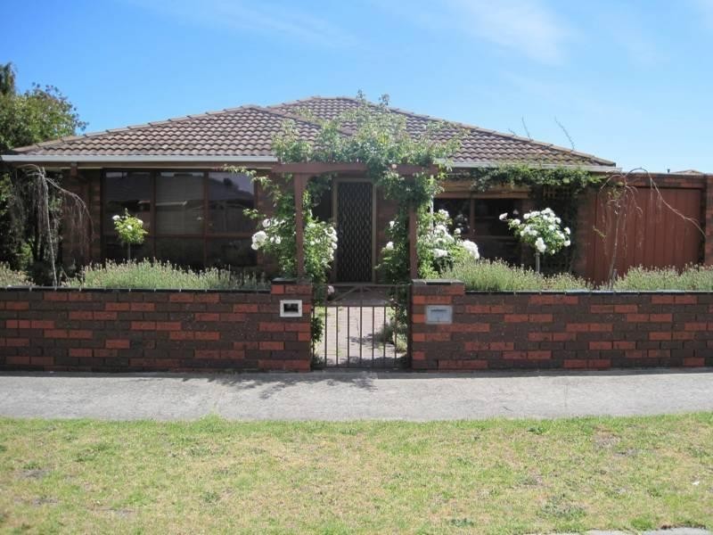 10 Bertrand Road, Chelsea VIC 3196