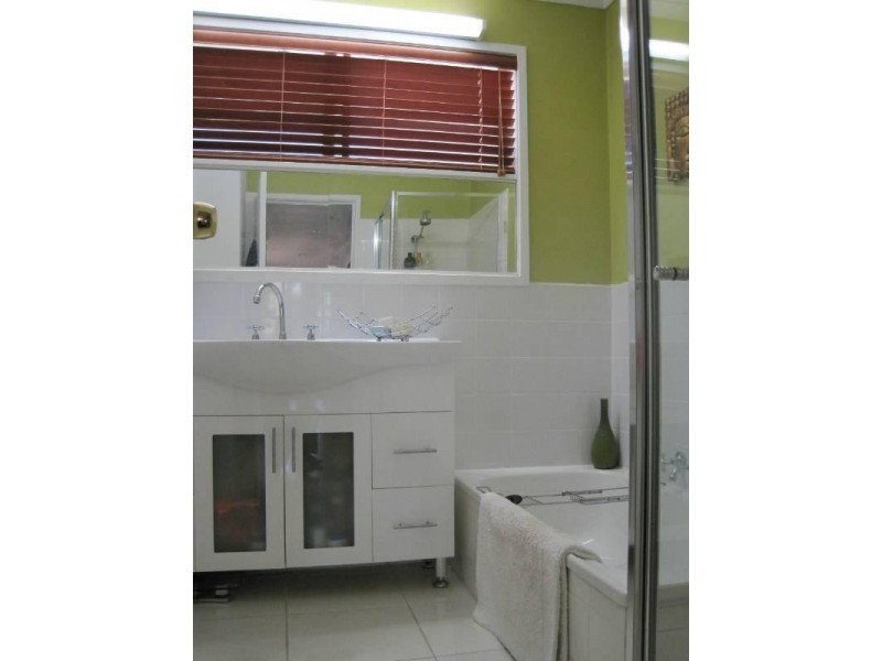 10 Bertrand Road, Chelsea VIC 3196