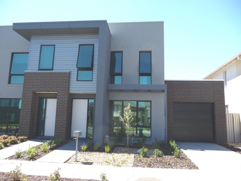 18 Dresden Drive, Waterways VIC 3195