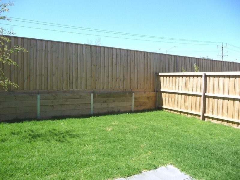 18 Dresden Drive, Waterways VIC 3195