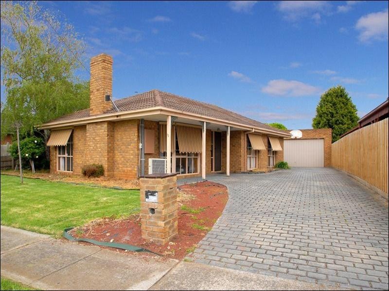 12 Van Haaster Grove, Skye VIC 3977