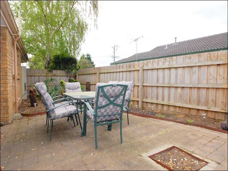 12 Van Haaster Grove, Skye VIC 3977