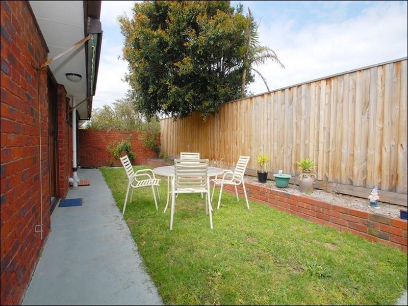 1/9 Sherwood Avenue, Chelsea VIC 3196