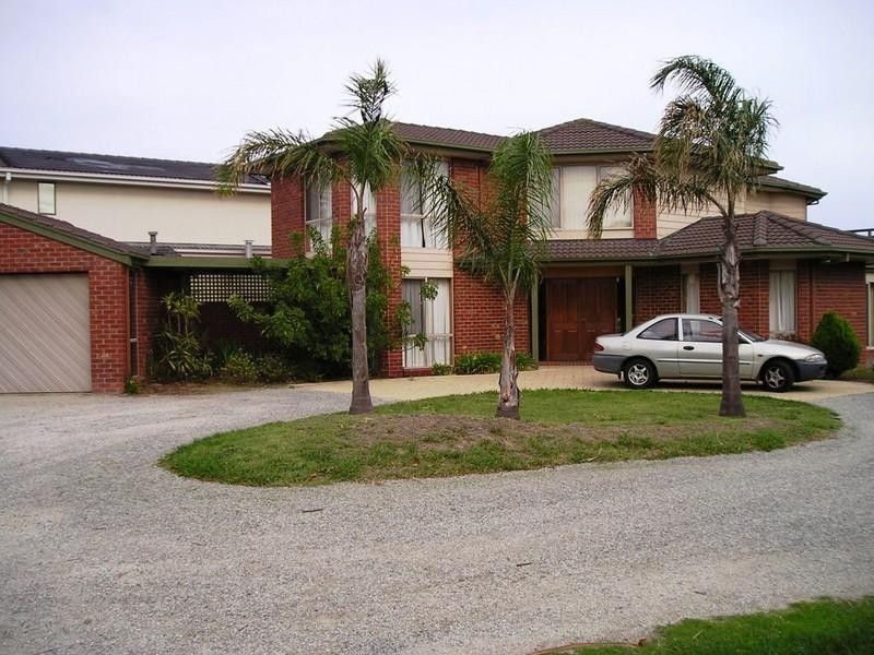 12 Manhattan Court, Patterson Lakes VIC 3197