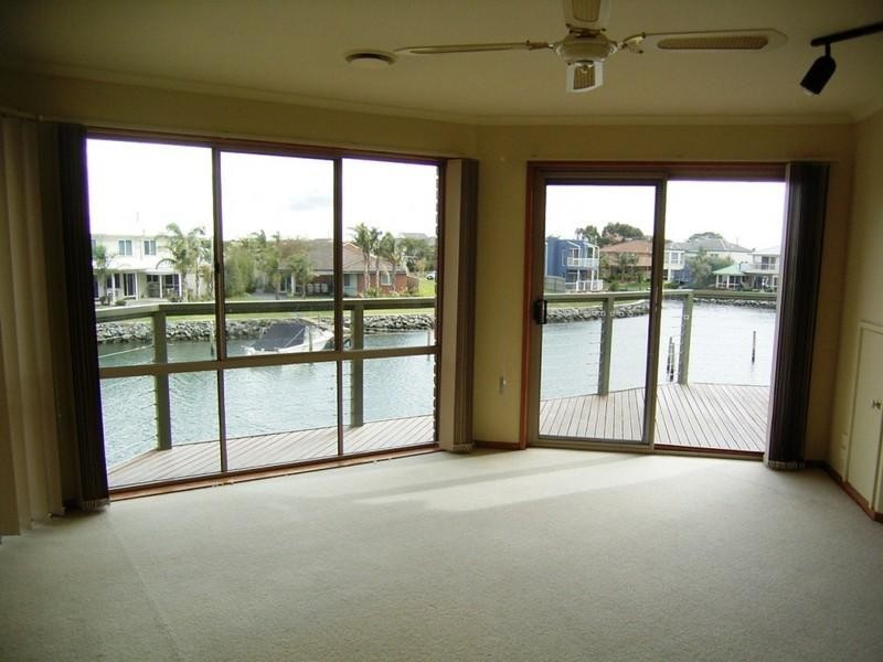 12 Manhattan Court, Patterson Lakes VIC 3197