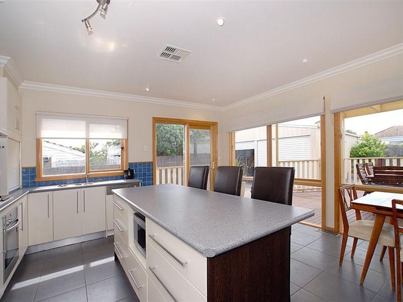 4 Warren Street, Bonbeach VIC 3196