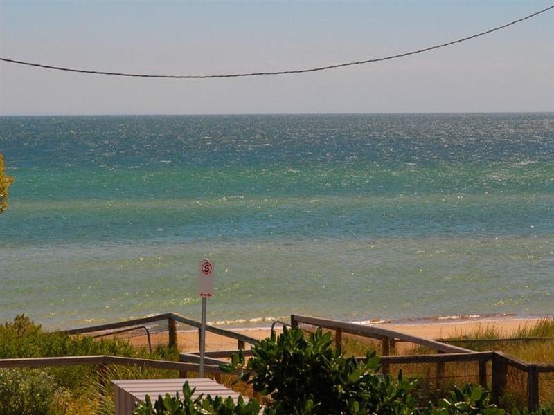 2/8 Bank Road, Edithvale VIC 3196