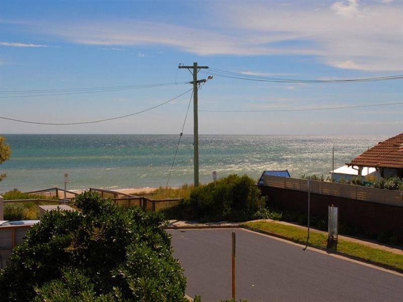 2/8 Bank Road, Edithvale VIC 3196