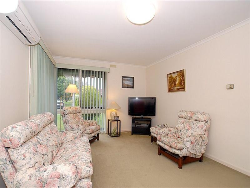 10 Dobell Drive, Chelsea VIC 3196