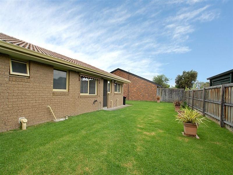 10 Dobell Drive, Chelsea VIC 3196
