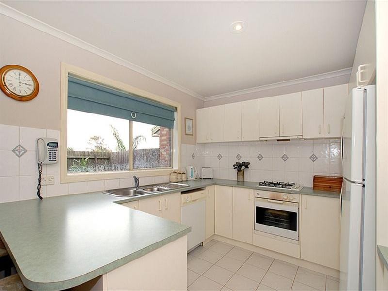 12 Parkland Drive, Chelsea VIC 3196