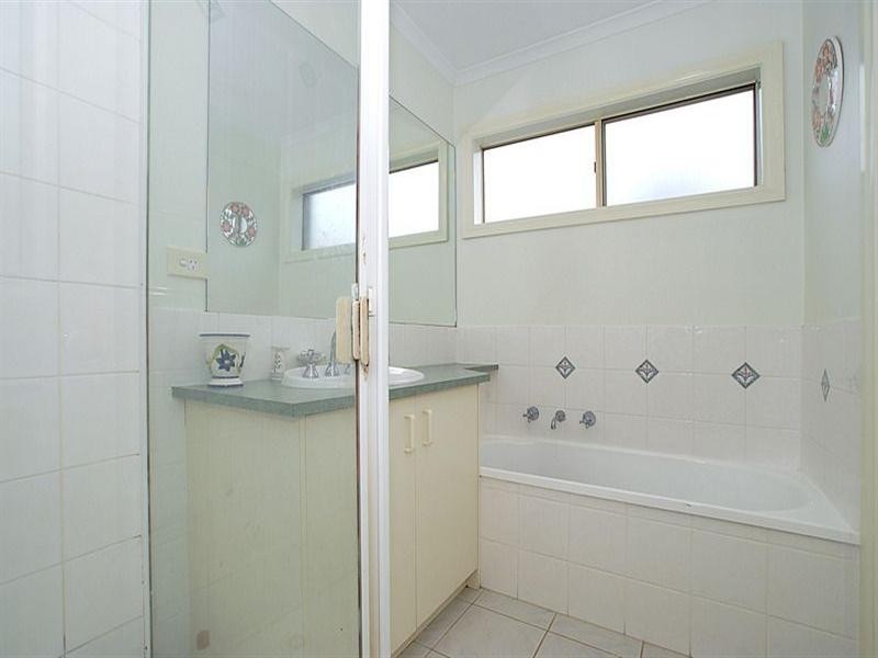 12 Parkland Drive, Chelsea VIC 3196