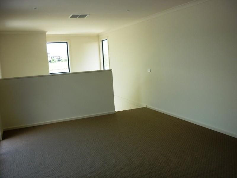15 Crampton Square, Bonbeach VIC 3196