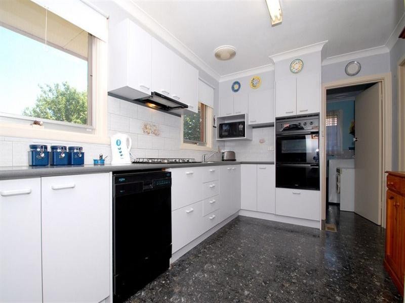 82 Hughes Avenue, Edithvale VIC 3196