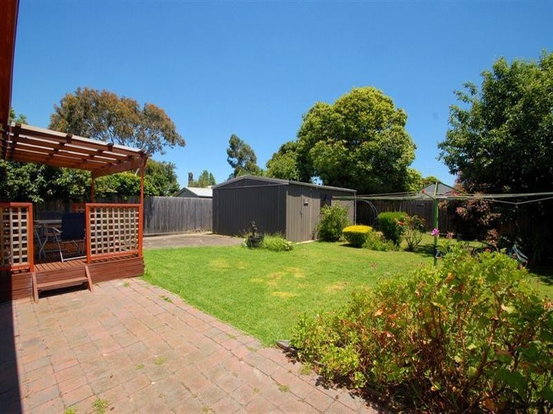 82 Hughes Avenue, Edithvale VIC 3196