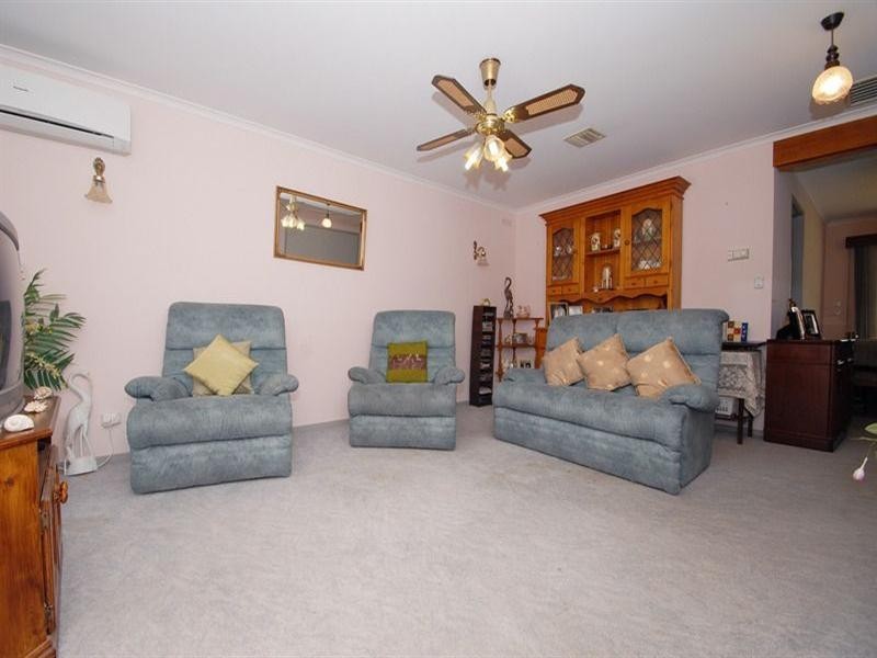 8 Village Crescent, Chelsea VIC 3196