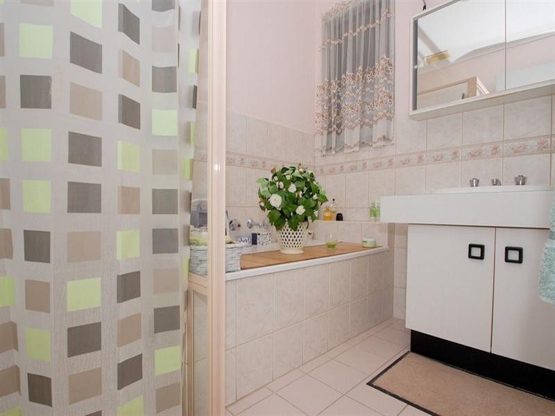 8 Village Crescent, Chelsea VIC 3196