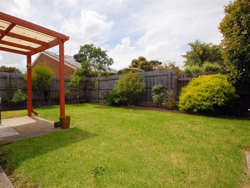 8 Village Crescent, Chelsea VIC 3196