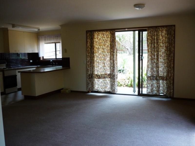 8 Little Colenso Street, Carrum VIC 3197