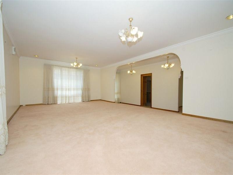 11 Kangaroo Road, Chelsea VIC 3196