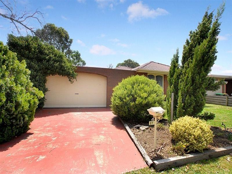 27 Balmain Drive, Carrum Downs VIC 3201