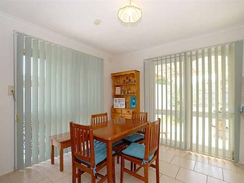 27 Balmain Drive, Carrum Downs VIC 3201