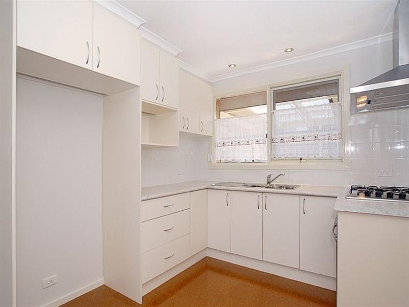 2/30 Golden Avenue, Chelsea VIC 3196