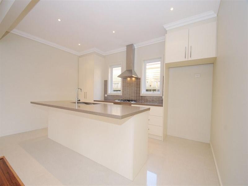 24 Mary Avenue, Edithvale VIC 3196