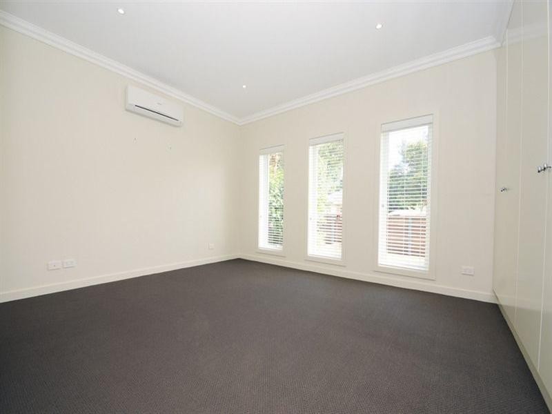 24 Mary Avenue, Edithvale VIC 3196