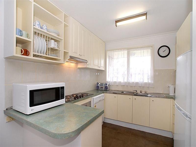 14 Arnold Drive, Chelsea VIC 3196