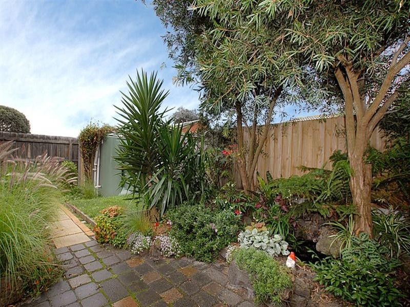 14 Arnold Drive, Chelsea VIC 3196