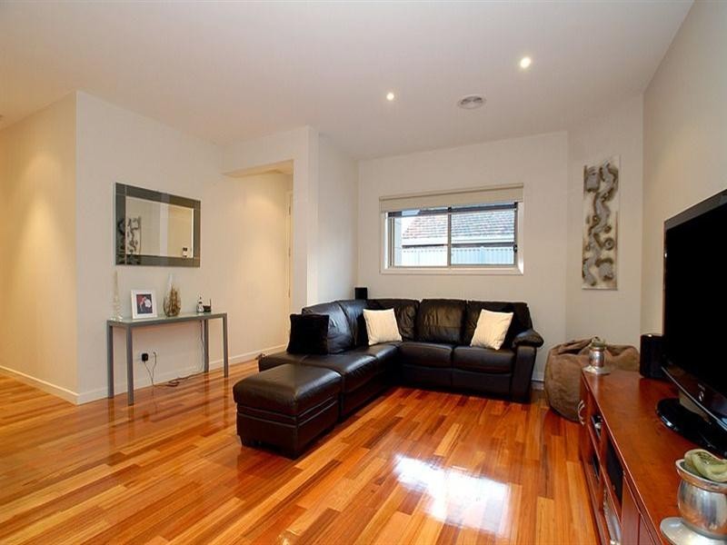 2/42 Golden Avenue, Chelsea VIC 3196