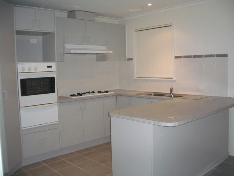 69 Brunning Crescent, Frankston North VIC 3200