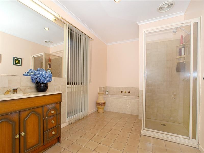 83 East Road, Seaford VIC 3198