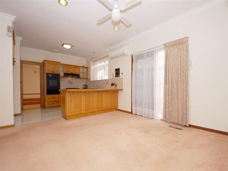 11 Kangaroo Road, Chelsea VIC 3196