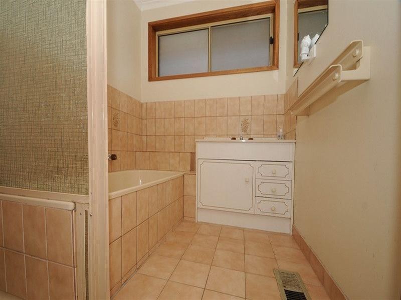 38 Bayside Avenue, Edithvale VIC 3196