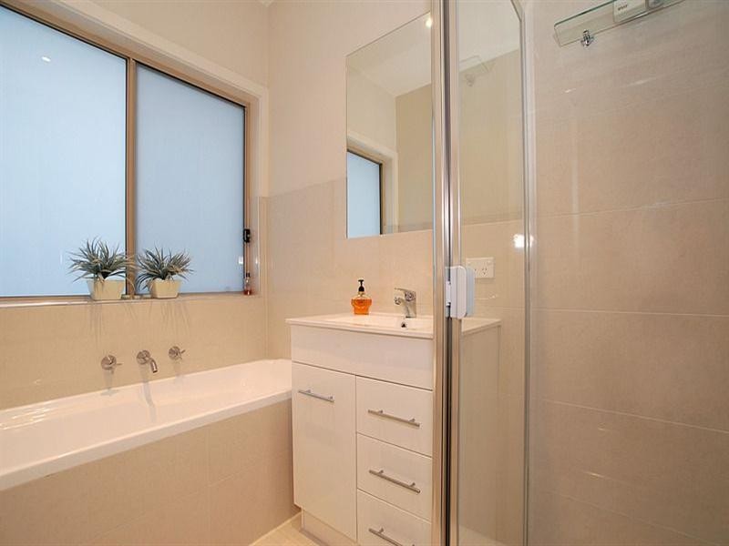 2/42 Golden Avenue, Bonbeach VIC 3196