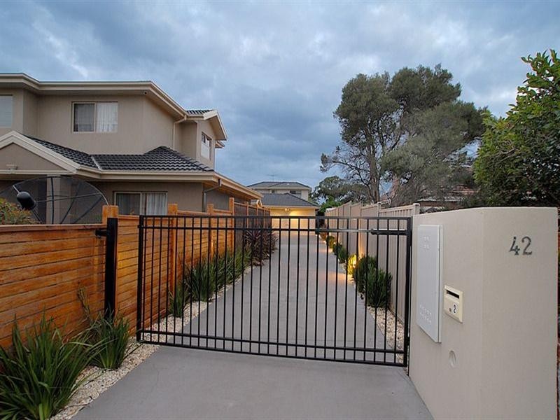 2/42 Golden Avenue, Bonbeach VIC 3196