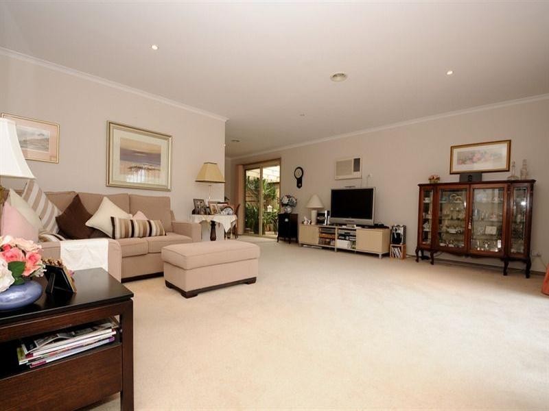 1/2 Lynda Court, Aspendale Gardens VIC 3195