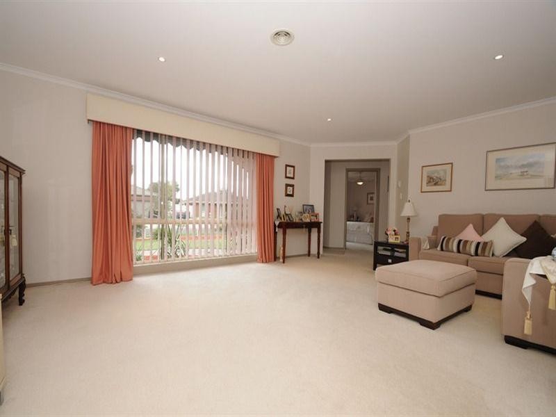 1/2 Lynda Court, Aspendale Gardens VIC 3195